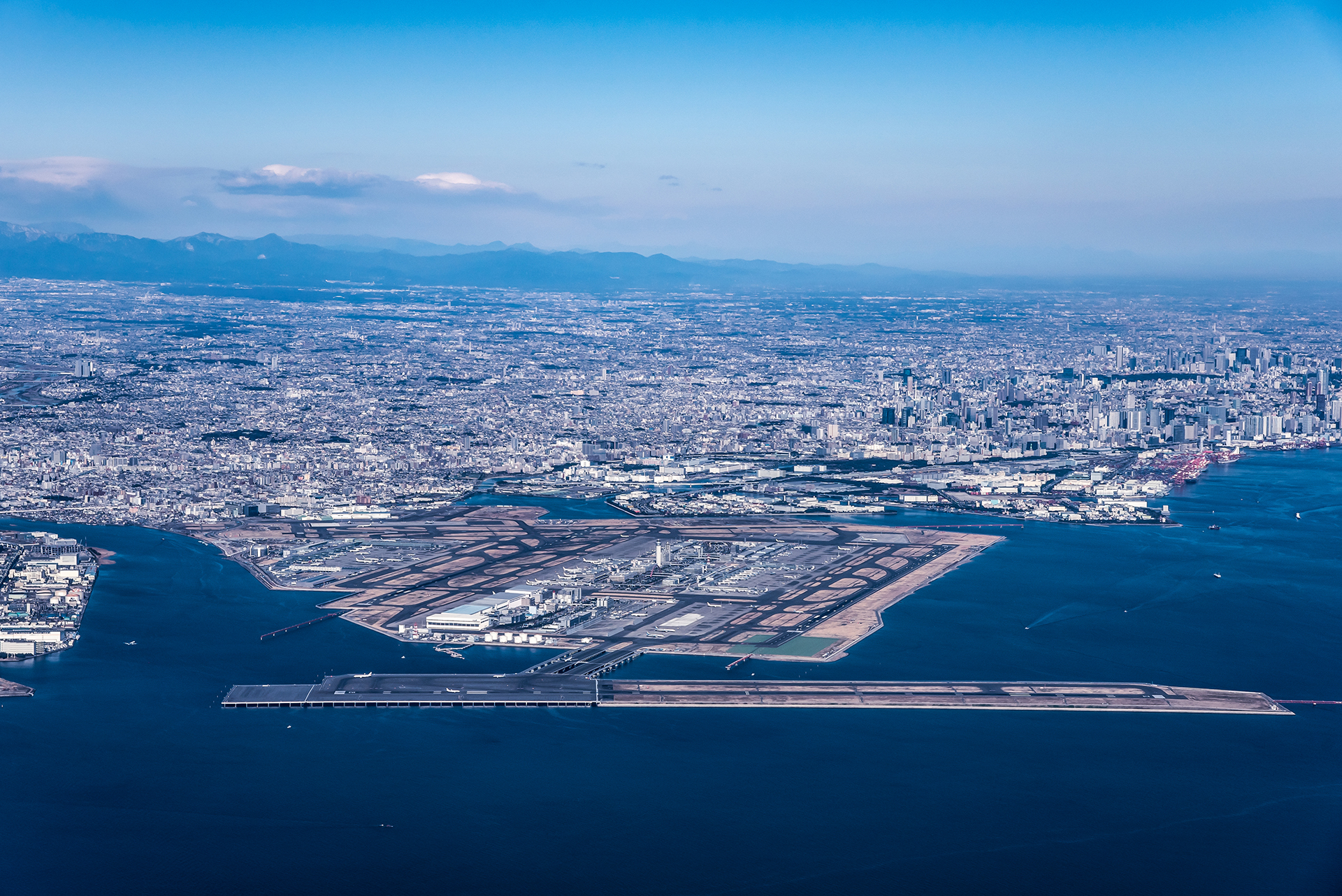 羽田空港　滑走路メンテナンス・増設工事